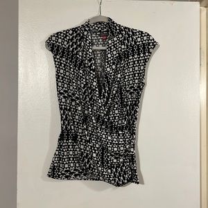 Vince Camuto black/cream surplice wrap top